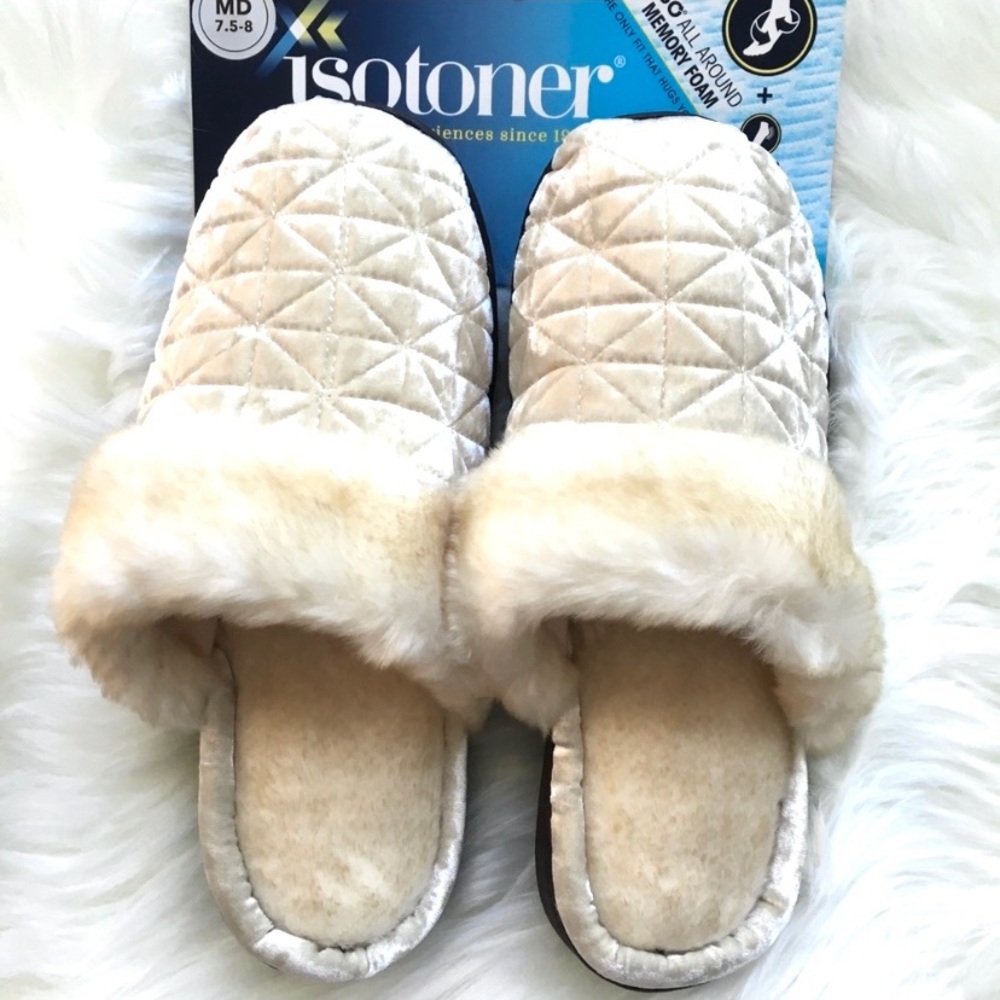 NEW Isotoner Women’s Crushed Velour Slippers - White Cream
